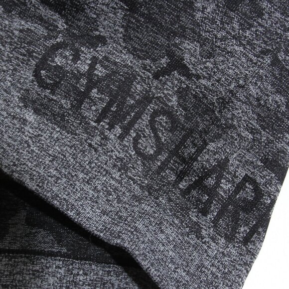 Gymshark Adapt Camo Seamless Crop Top Long Sleeve Cutout Gray Black Size Small - Picture 6 of 12